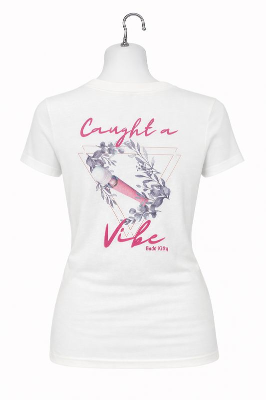 CAUGHT A VIBE TEE WHITE - Badd Kitty