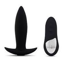SENSUELLE MINI PLUG W/REMOTE, Color: BLACK
