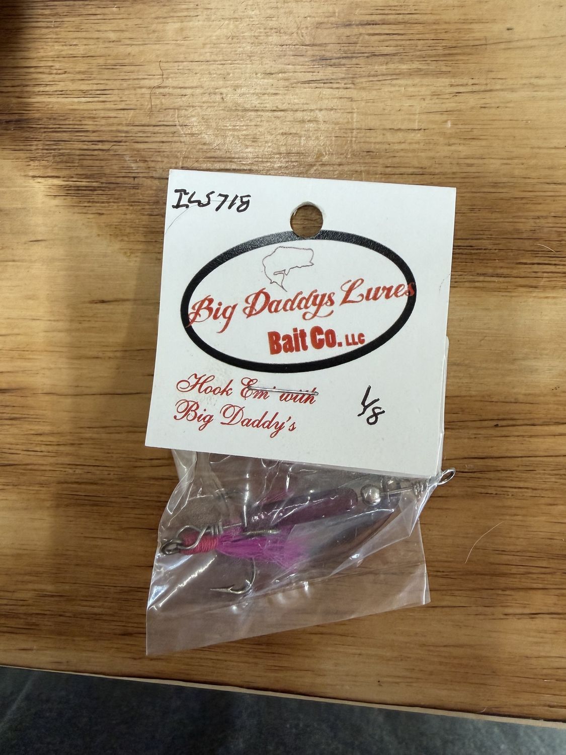 ROOSTER TAIL 1/8 OZ RASPBERRY