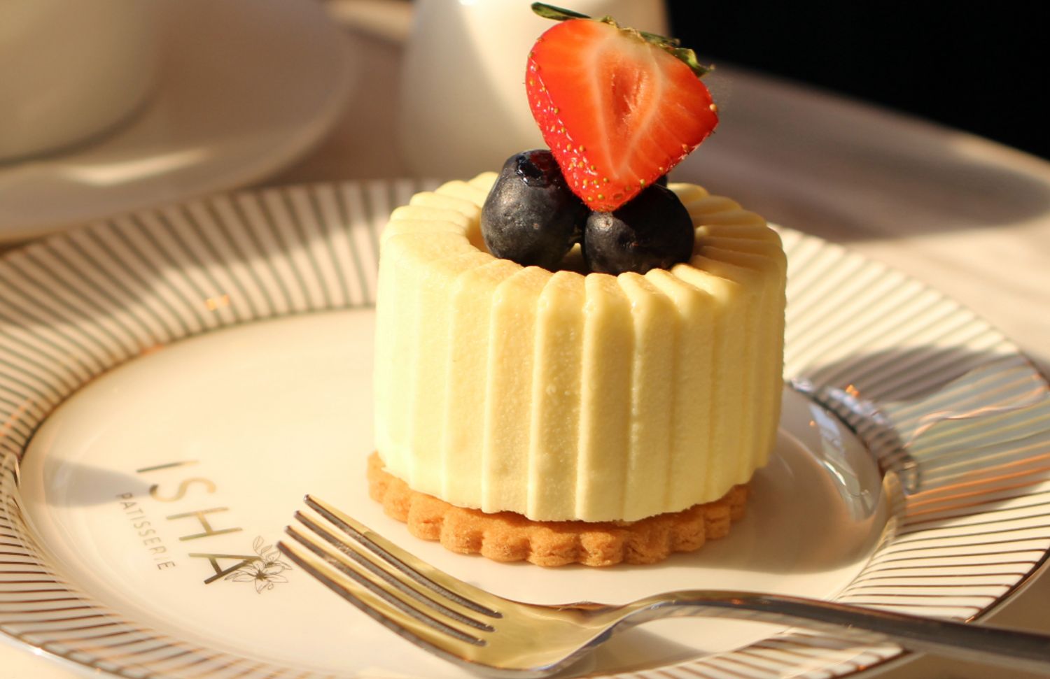 Strawberry & Almond Delice (6 piece set)