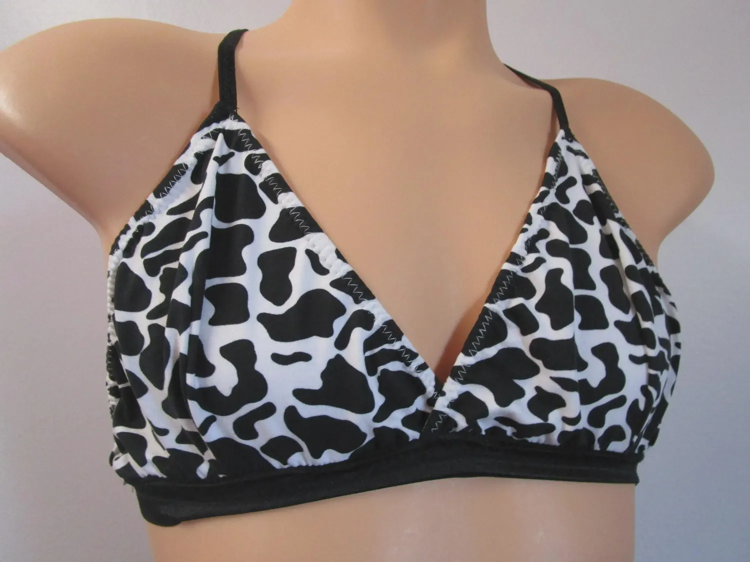 Black &amp; White Giraffe Print Brushed Knit Bikini String Bra-Fits Size M 36-39&quot; Band, B cup