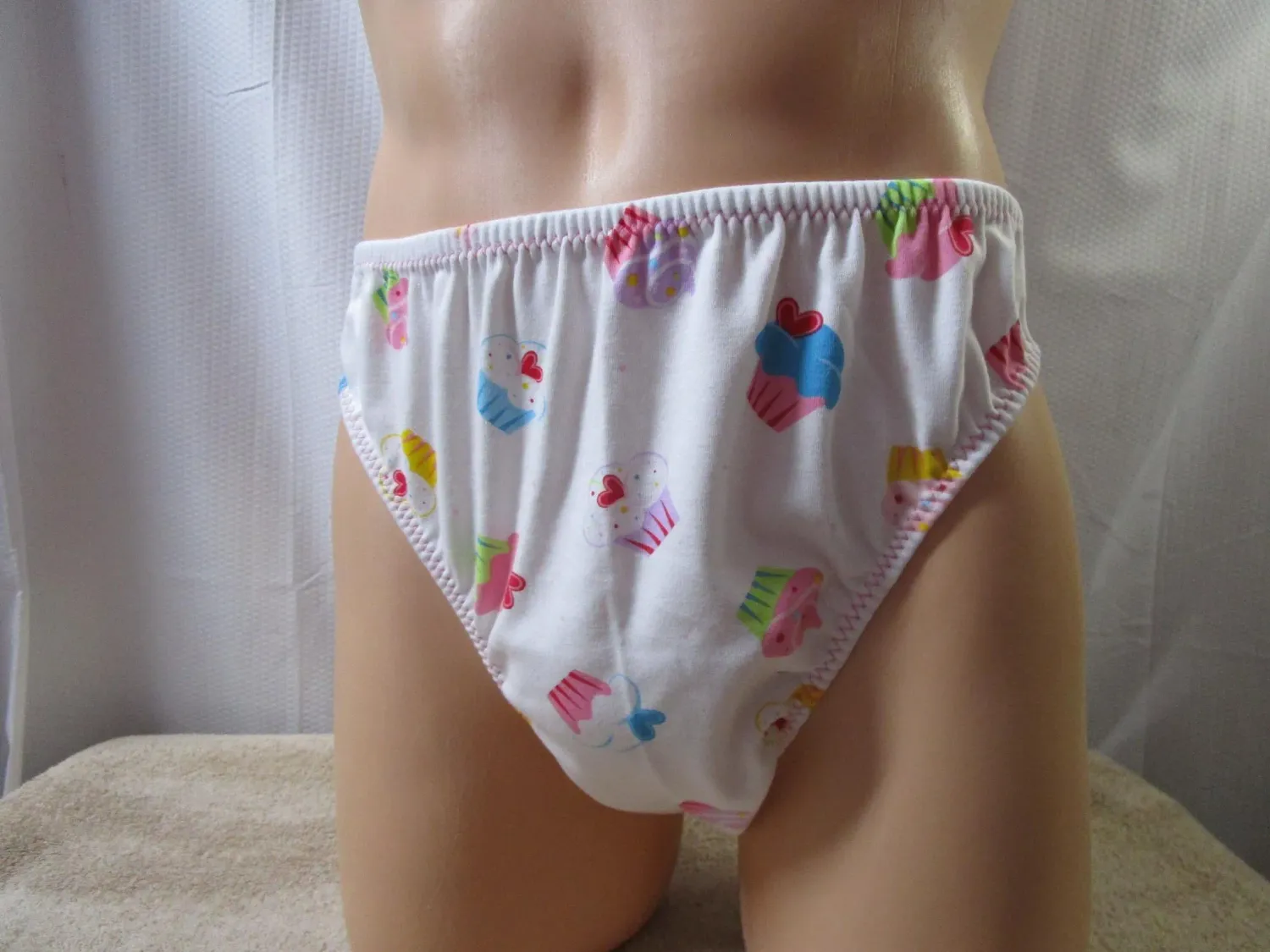Cupcakes Print Cotton Knit French Cut, Medium Front, Size M 36-39&quot;