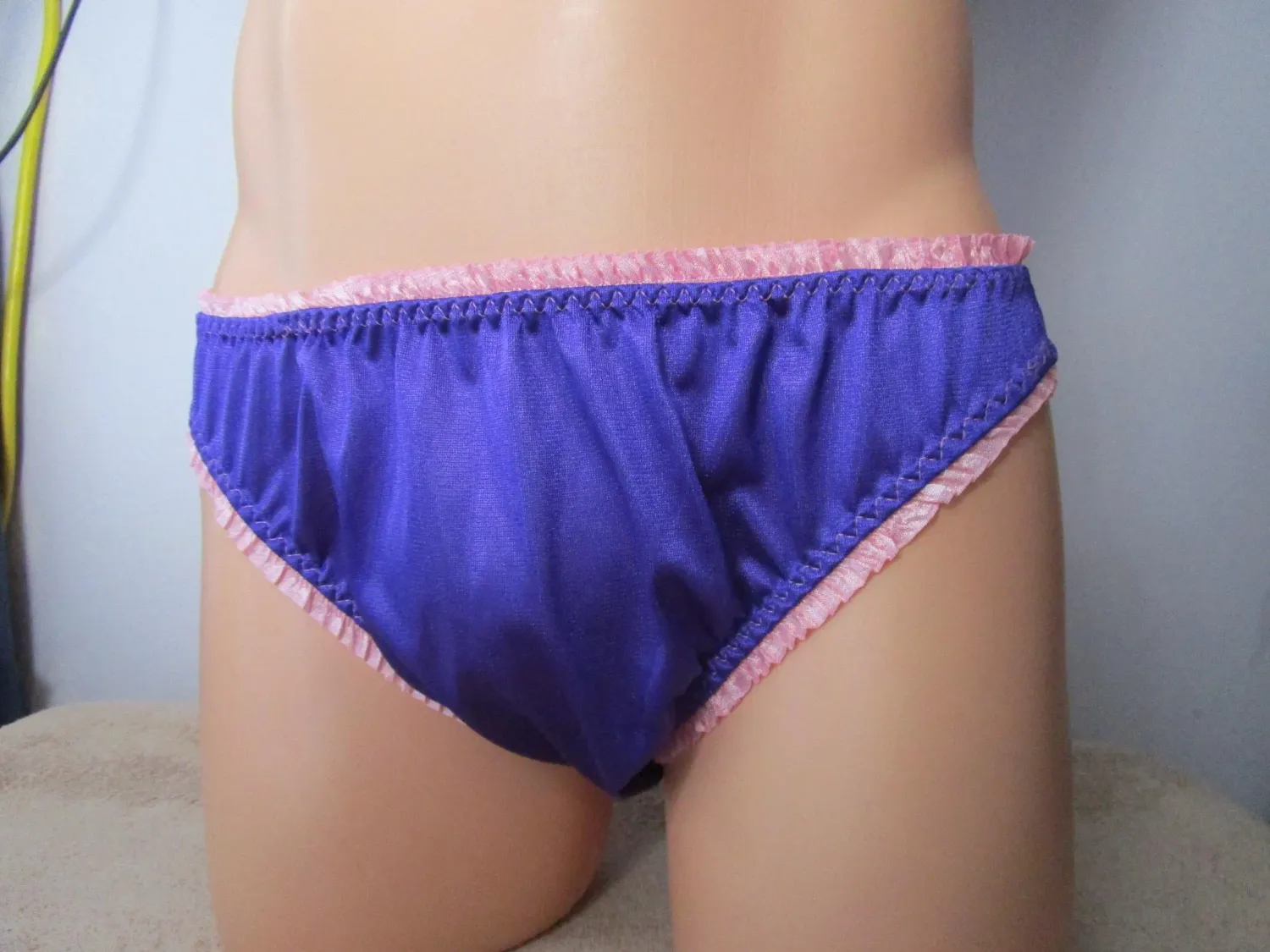 Cotton Knit Bikini, Medium Man Front, Ruffle Trim, Bow