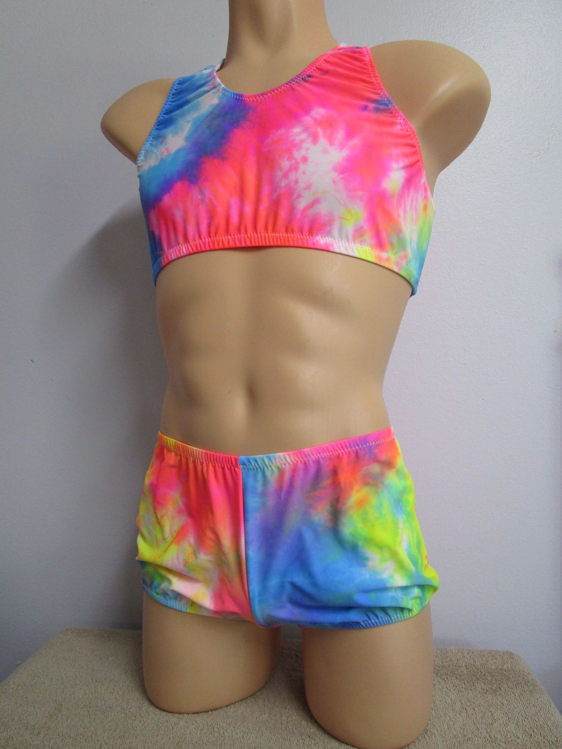 Two Piece Set - Nylon Spandex Prints Racer Bra &amp; Boy Cut Short-Shorts, Elastic Leg