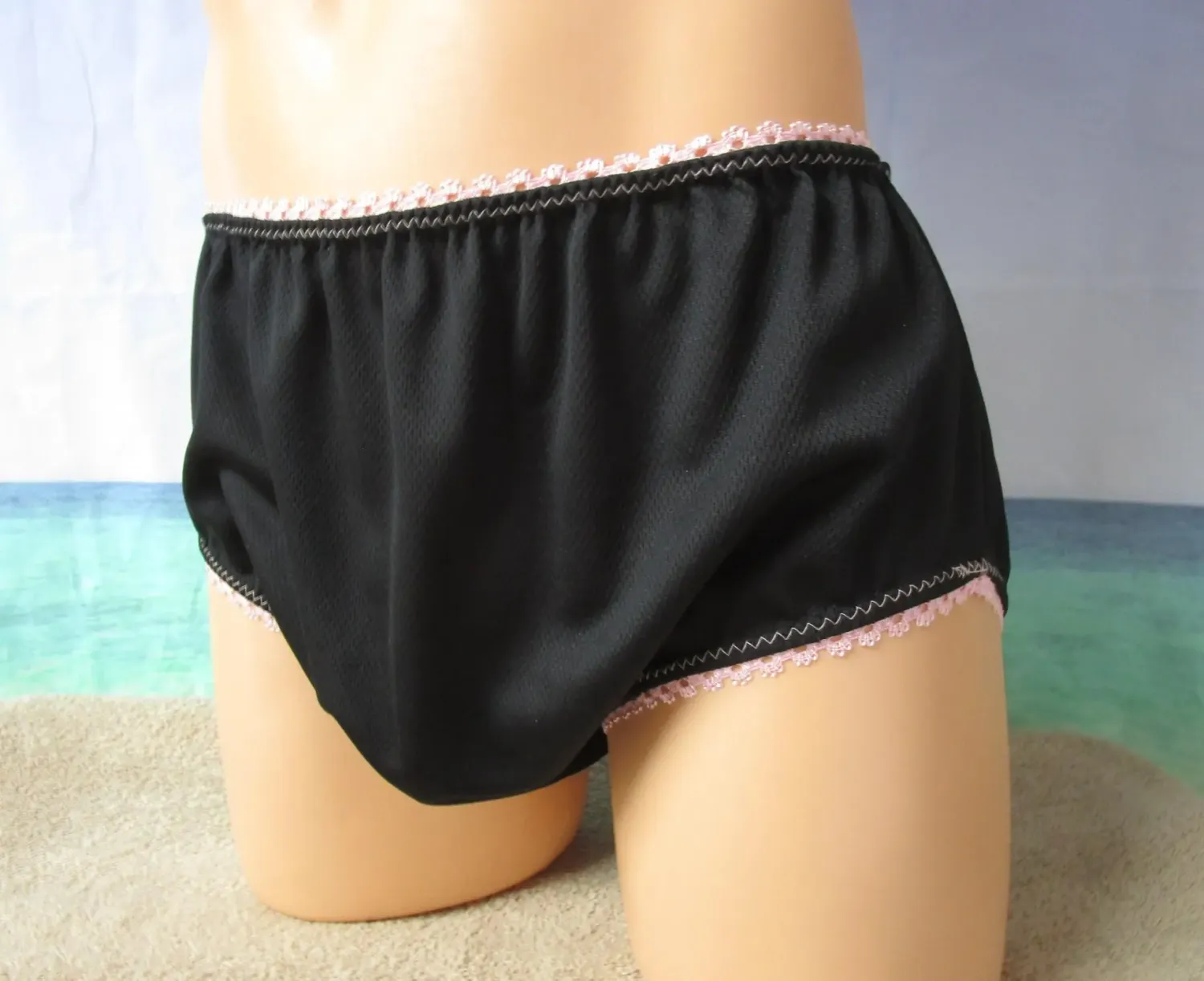 Cool-Max/Dimple Mesh Classic Brief, 5&quot; Sides, Picot Trim