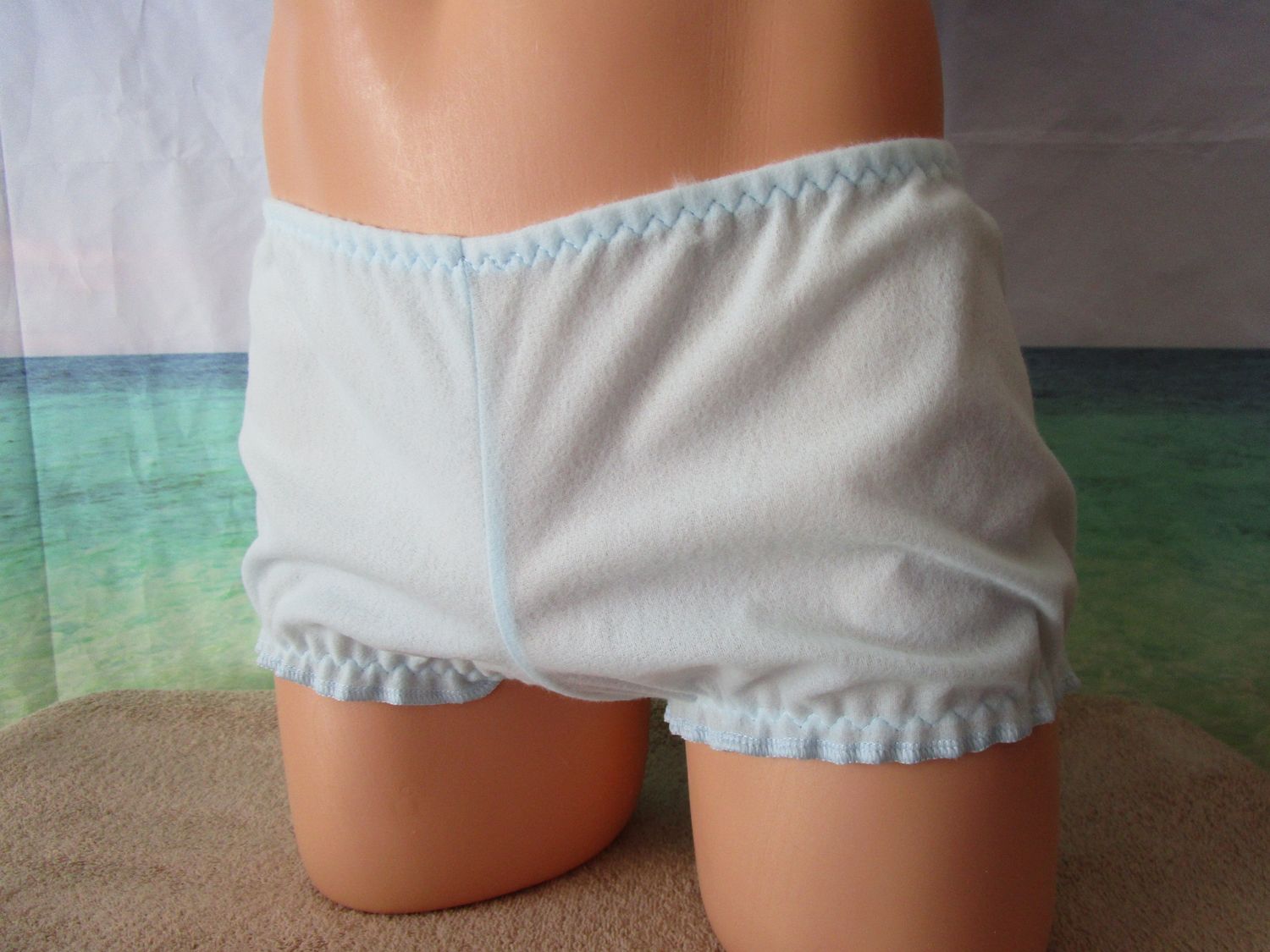 Brushed Tricot Short Shorts for Men, Ruffled Legs