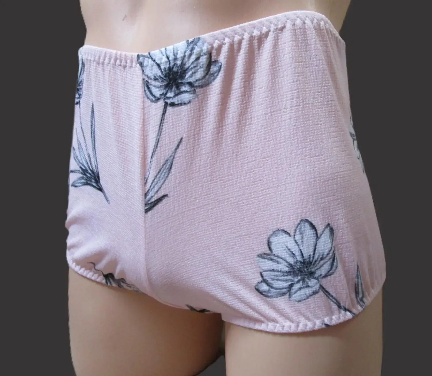 Peach Floral Bullet Knit Boy Shorts, Elastic Leg, Fits Sz XS 25-28&quot;