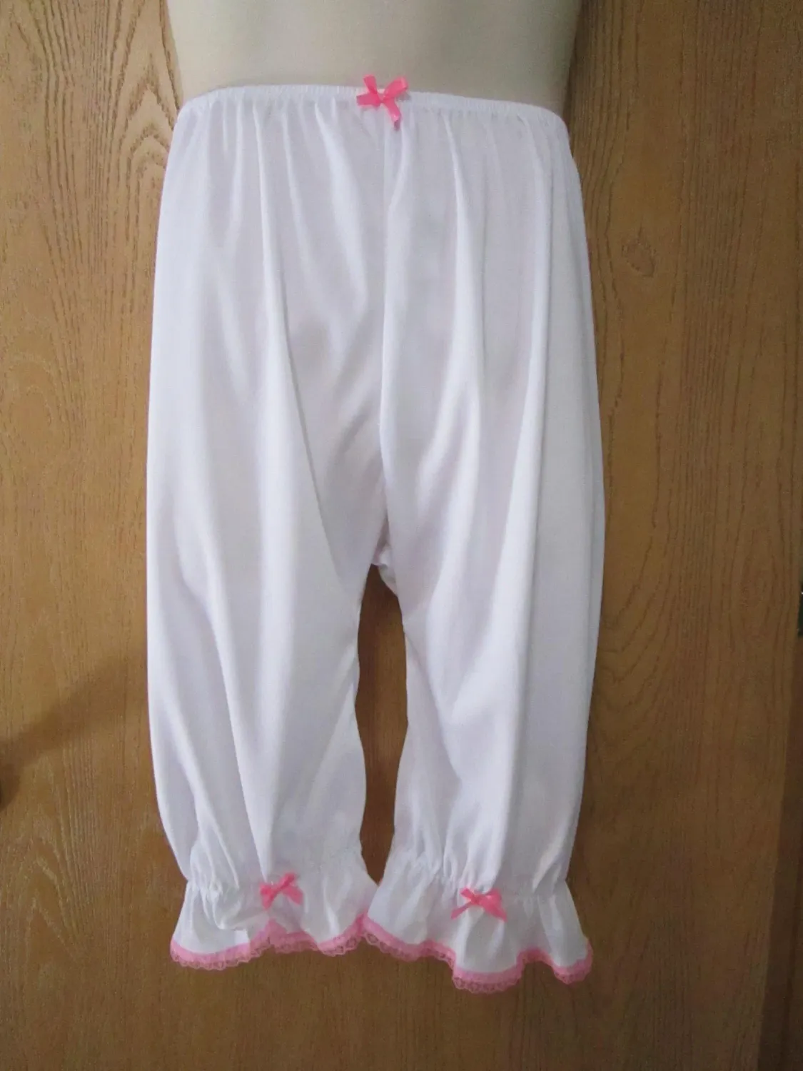 White Knit Bloomer Shorts - Gathered Legs, S 32-35&quot; 