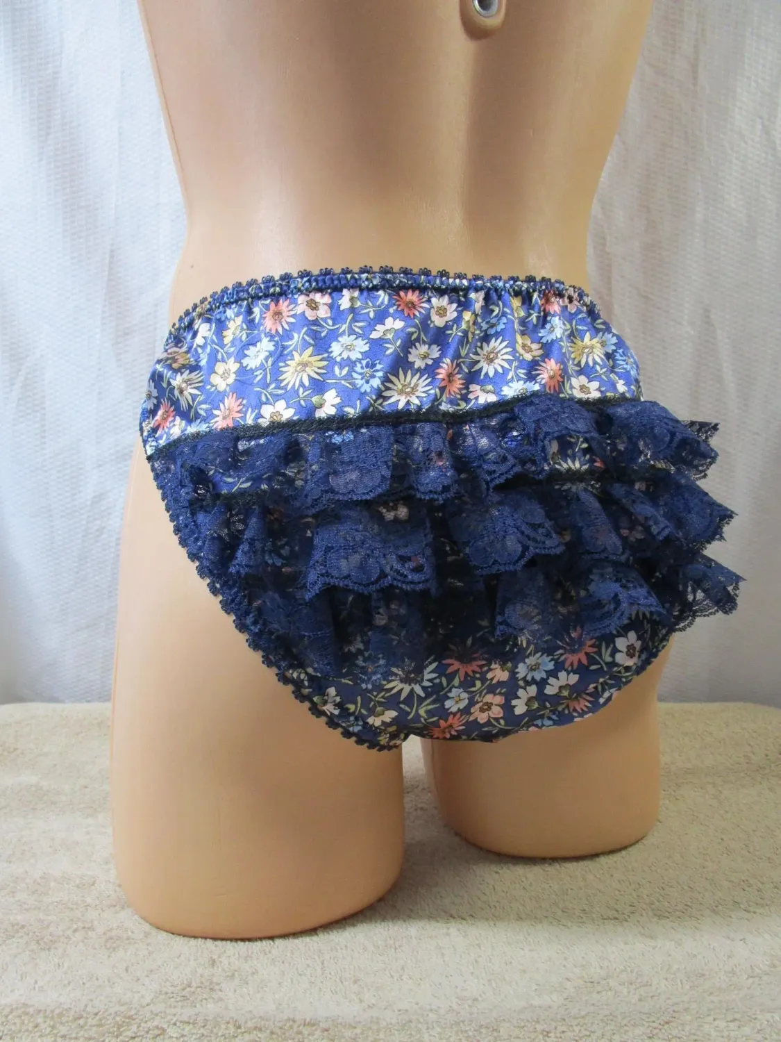 Satin Prints Bikini Panty, 2&quot; Straight Lace Butt &amp; Picot Trim, Bow