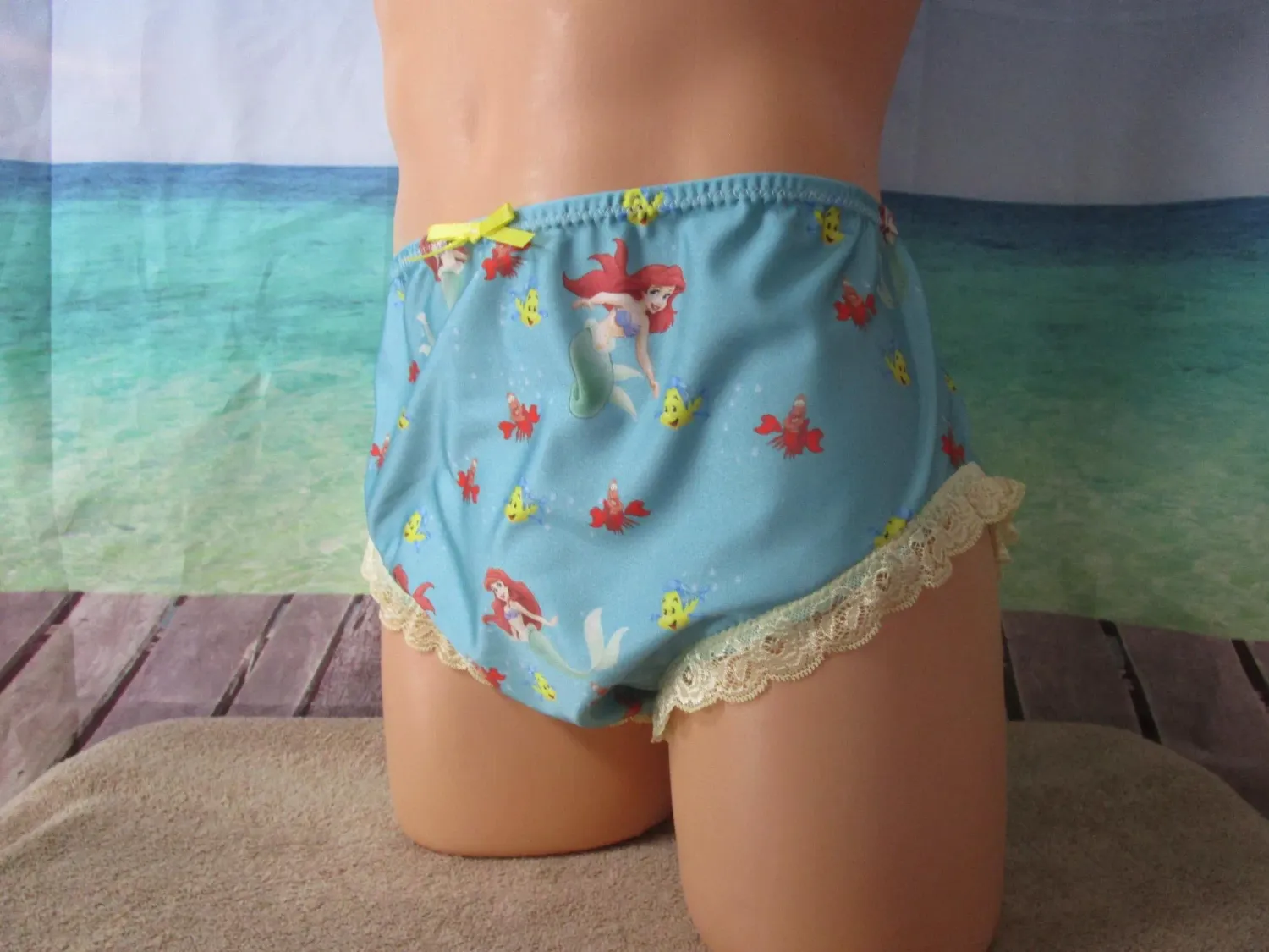 Nylon Spandex Prints Classic Brief, 5&quot; Sides, Medium Man Front, Lace Legs, Bow