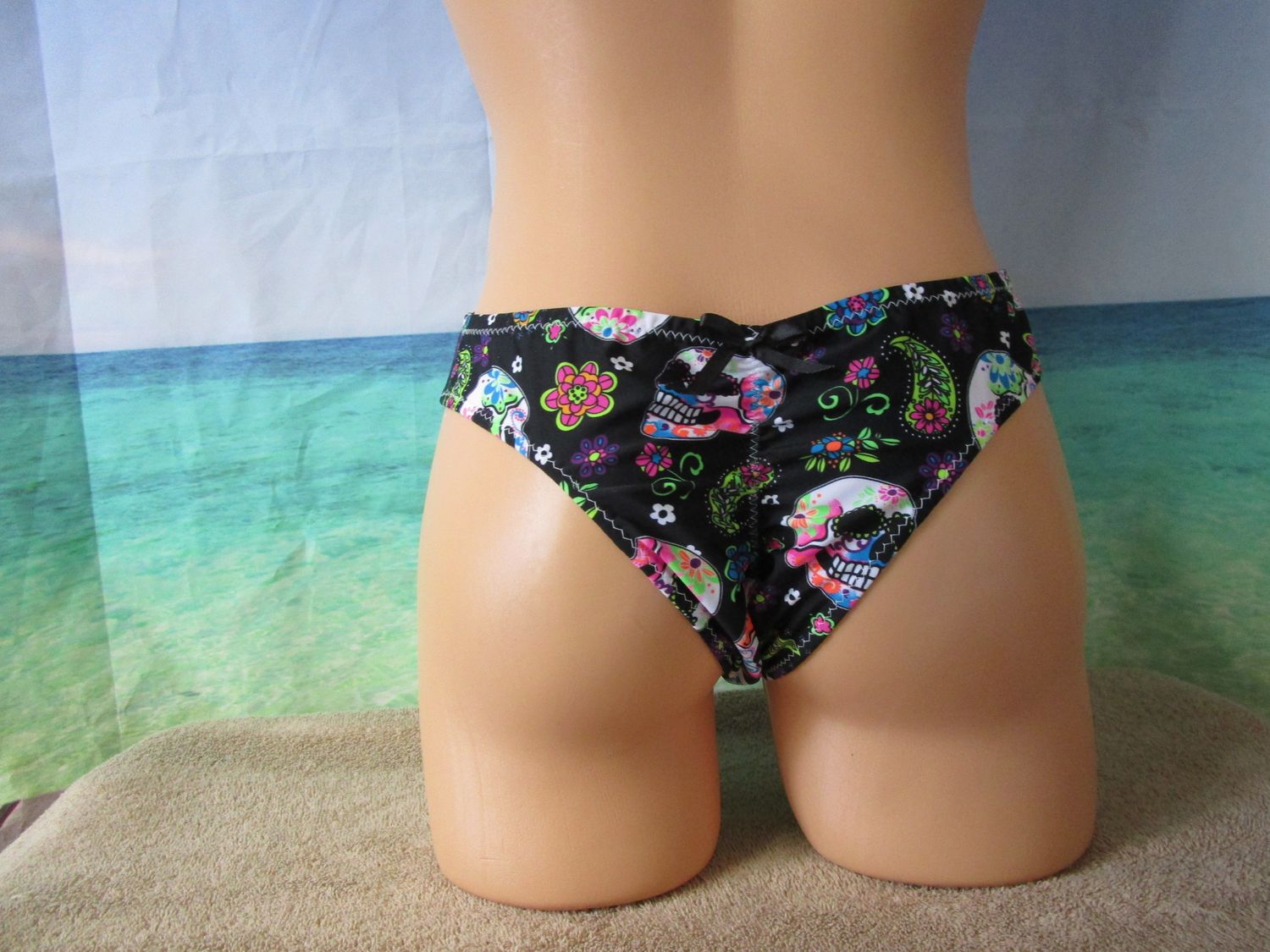 Nylon Spandex Prints Cheeky Brazilian Bikini, Medium Man Front