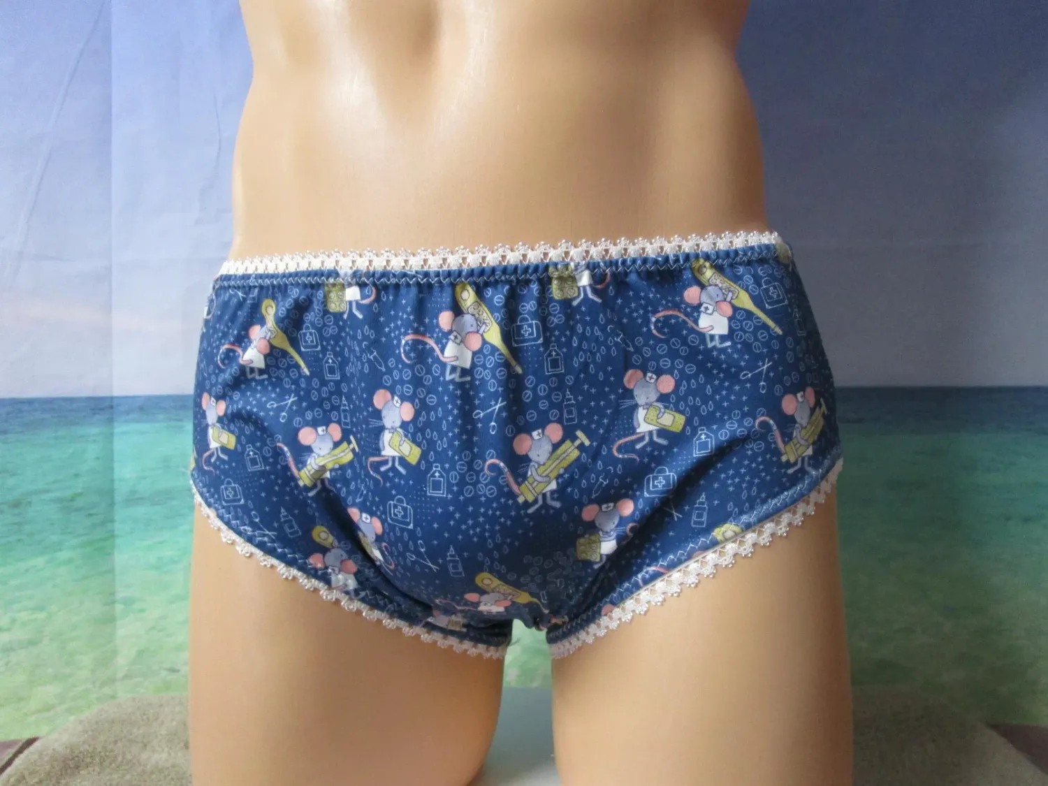 Brushed Knit Prints Hipster Briefs, 3&quot; Sides, Medium Man Front, Picot Trim
