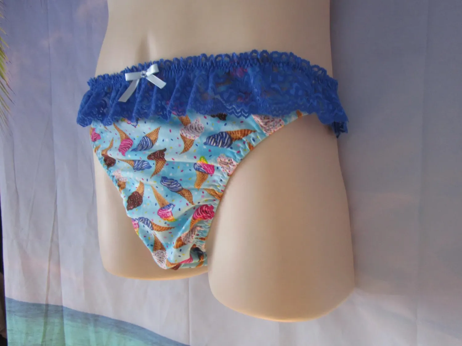 Cotton Knit Prints Bikini, Medium Man Front, Lace Legs, Center Bow