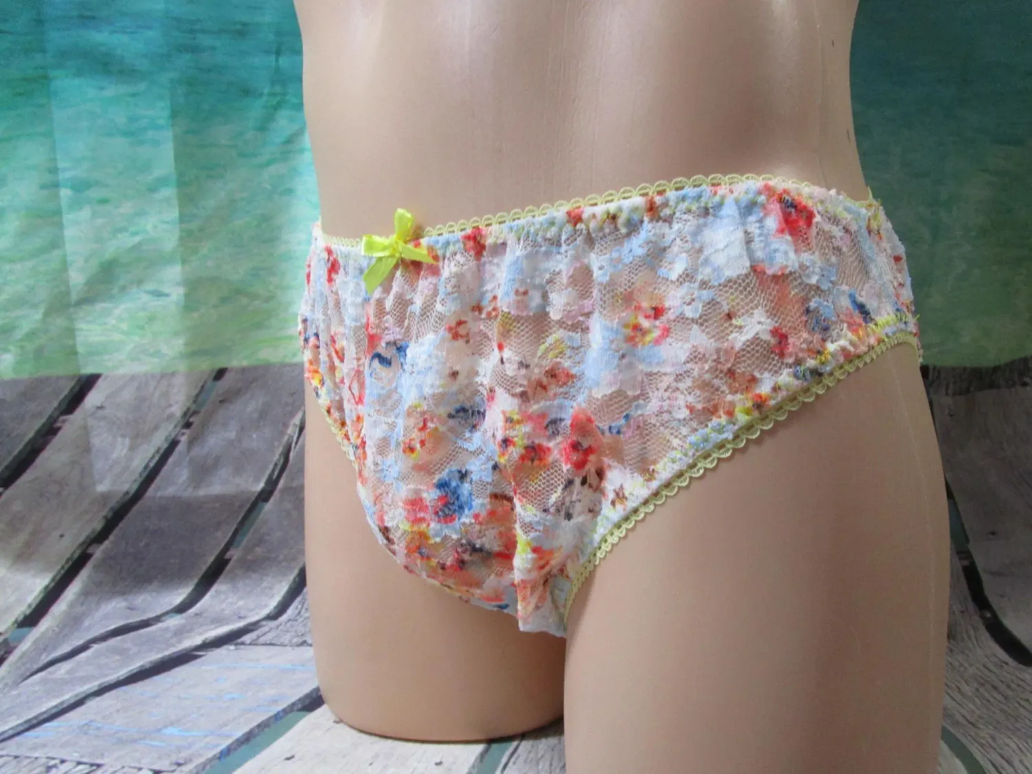 Lace Floral Prints, Bikini Panty, Medium Man Front, Picot Trim, Bow