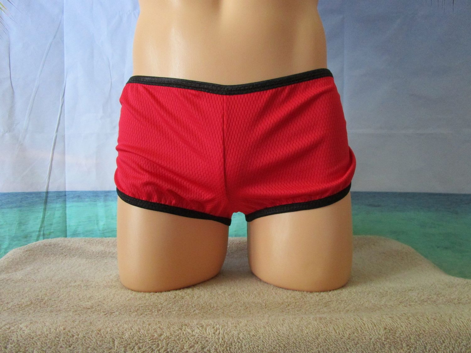 Coolmax-Dimple Mesh Boy Cut Short-Shorts, Medium Man Front. Trim