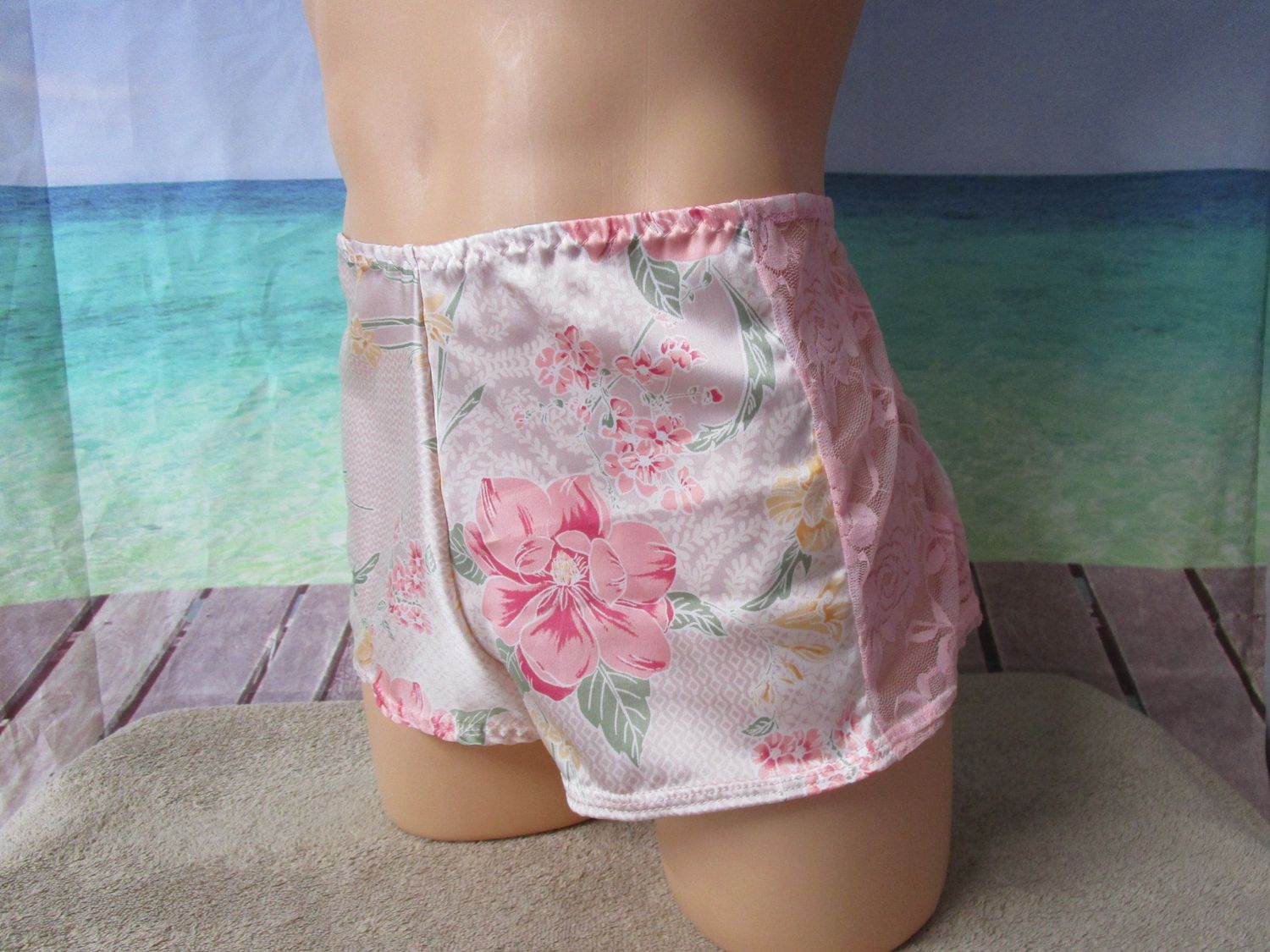 Satin Prints Boy Cut Shorts, Medium Man Front