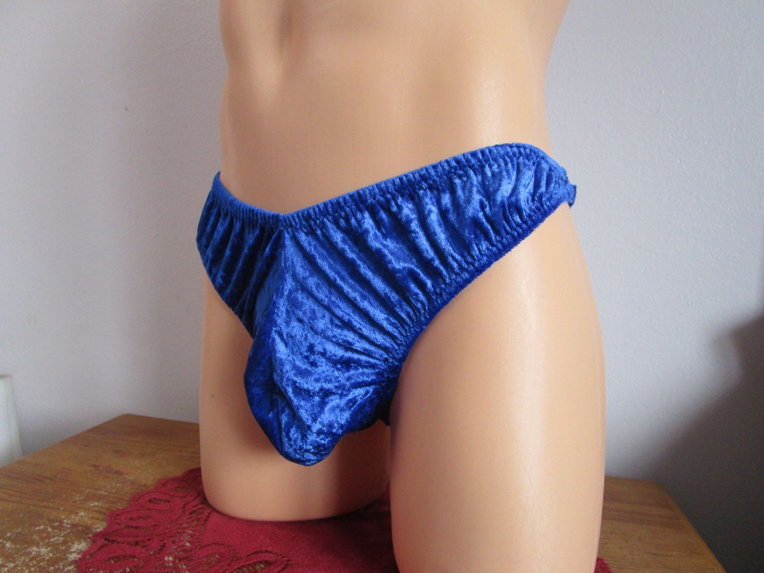 Velvet-Crushed Panne Thong, Contoured Man Front w/seam