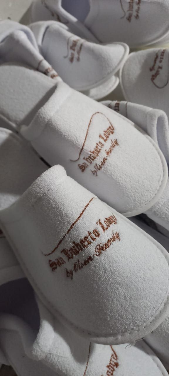 Pantuflas hoteleras personalizadas Pantuflas hoteleras personalizadas