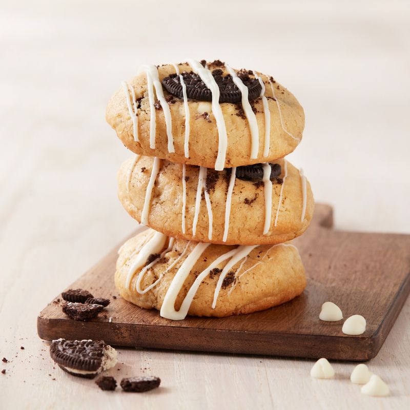 COOKIES AND CREAM COOKIE