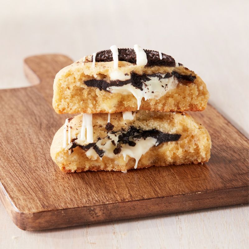 COOKIES AND CREAM COOKIE