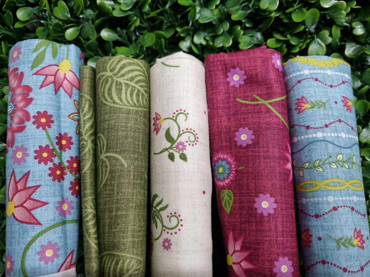 Flower and Vine 1/2 Metre