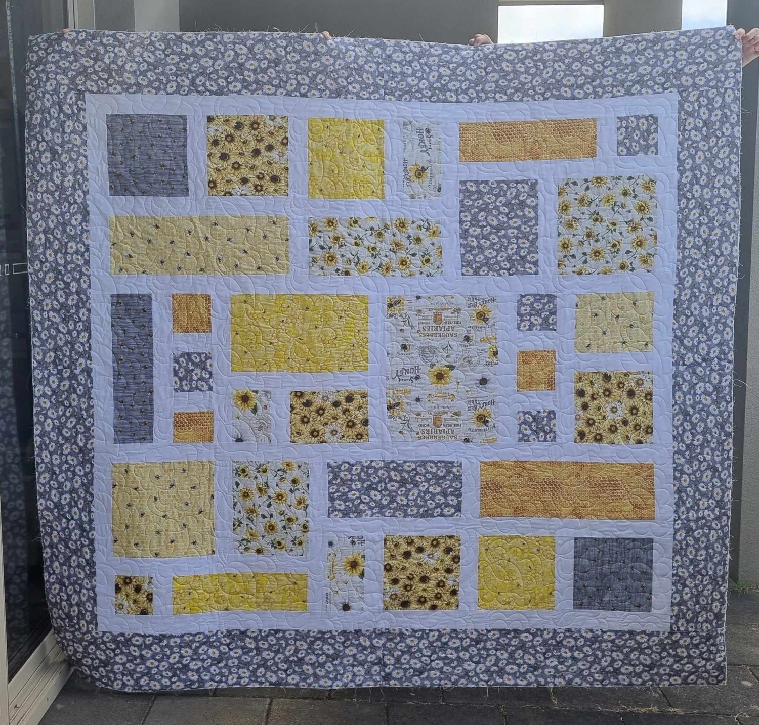 Clare's Place Kits, Clare's Place Kits: Honey Bee Farm