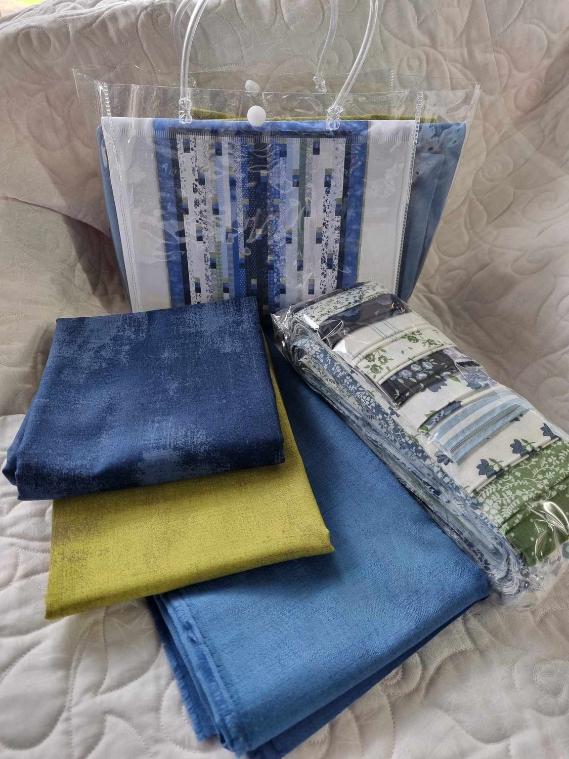 Shoreline Race Quilt Kit
