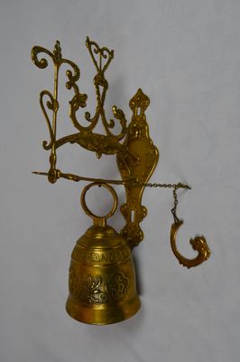 Varpeliai, belstukai, rankenos