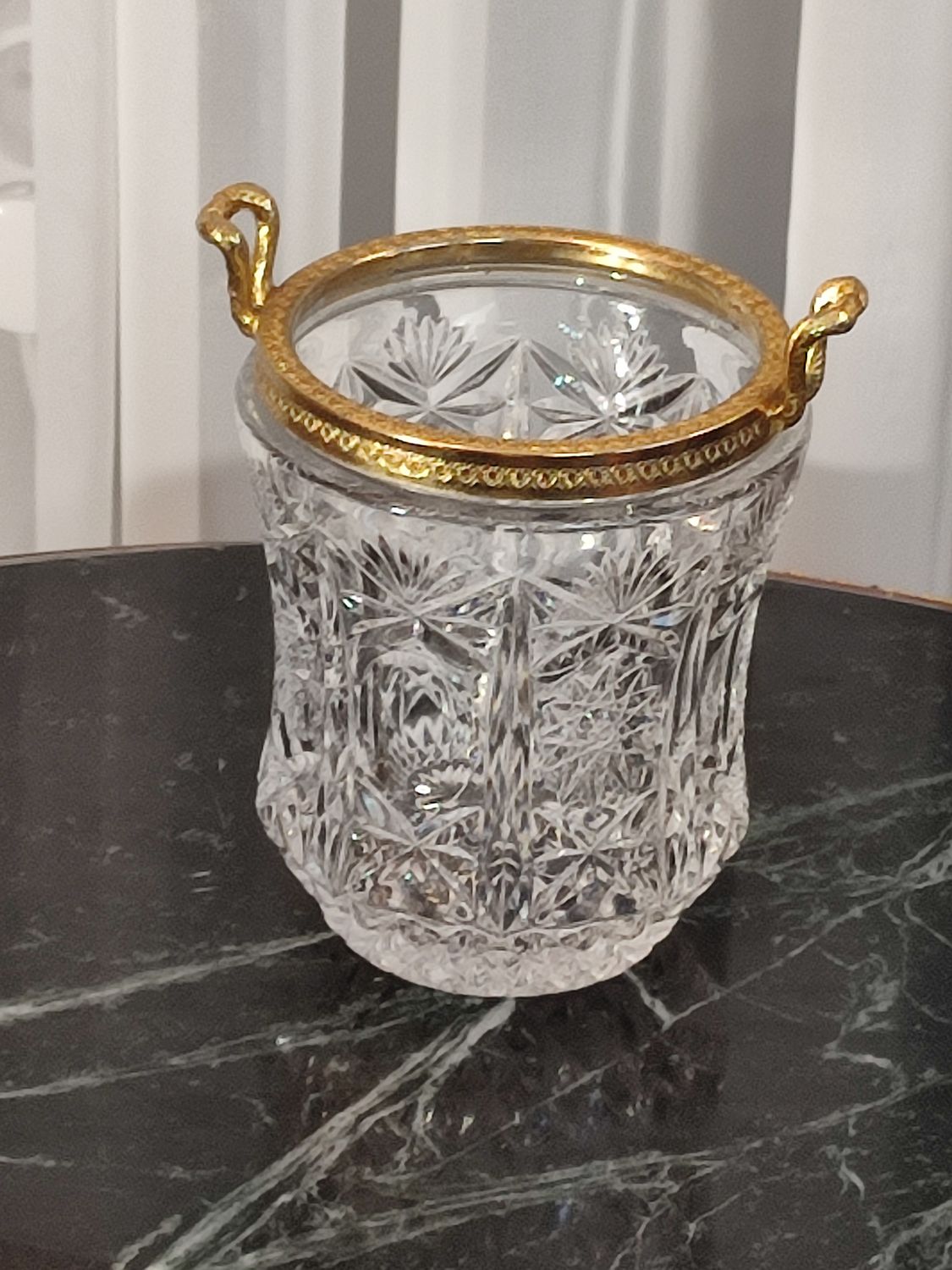 Krištolinė vazelė