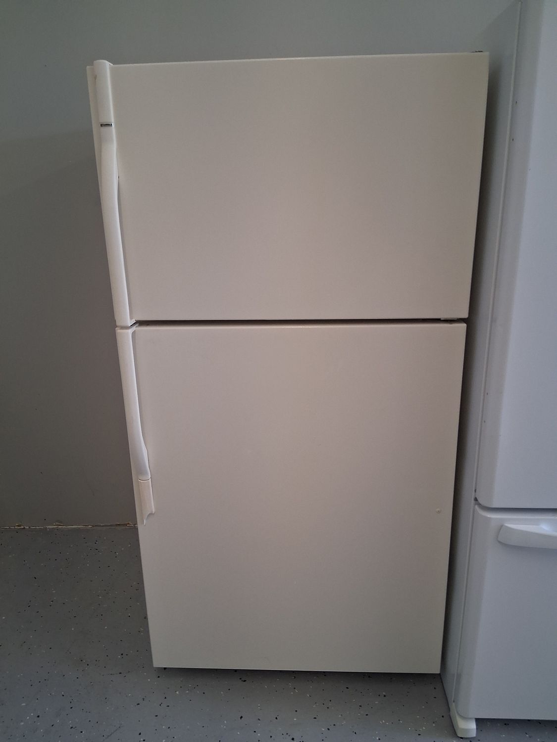 Top Freezer Refrigerator Model#10674254400