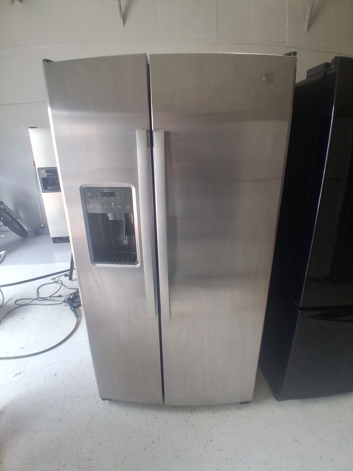 Side by Side Refrigerator    Model#GSS25GSHMCSS