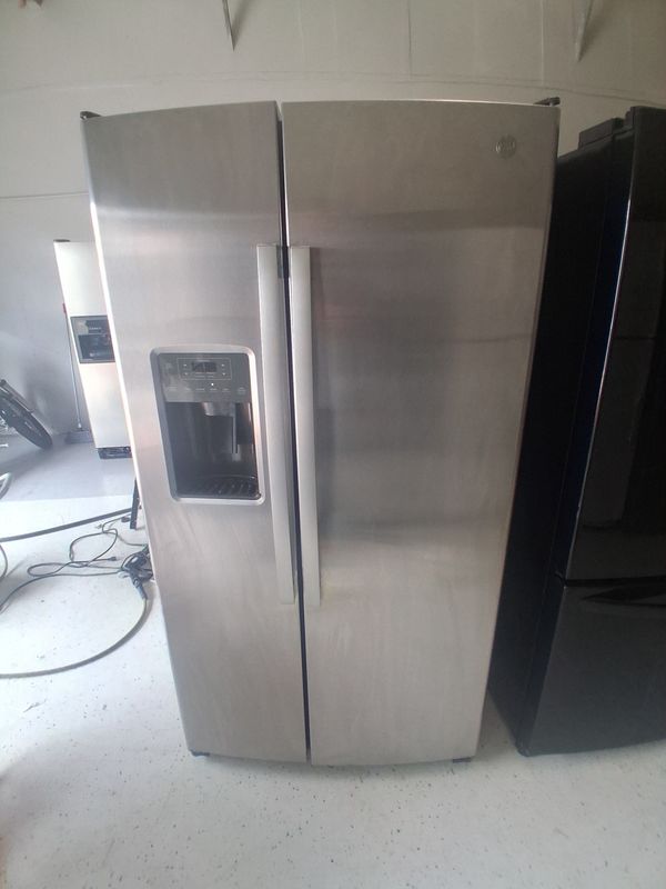 Side by Side Refrigerator    Model#GSS25GSHMCSS