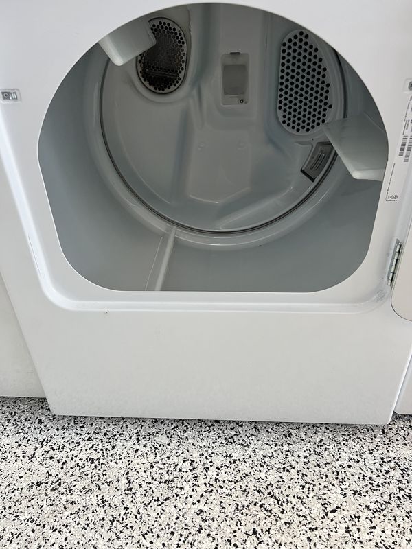 Dryer | MN: MEDC465HW0
