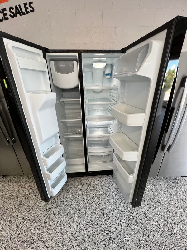 Side by Side Refrigerator | MN: GSE25GGHJCBB