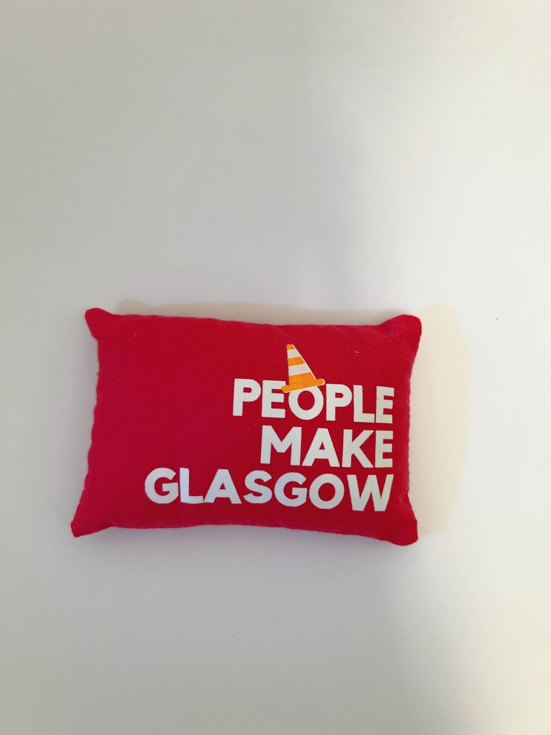 Fabric Handmade People Make Glasgow Pillow Fridge Magnet, color: White