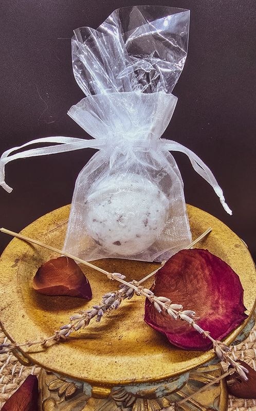 Lavender &amp; Rose Bath Bomb