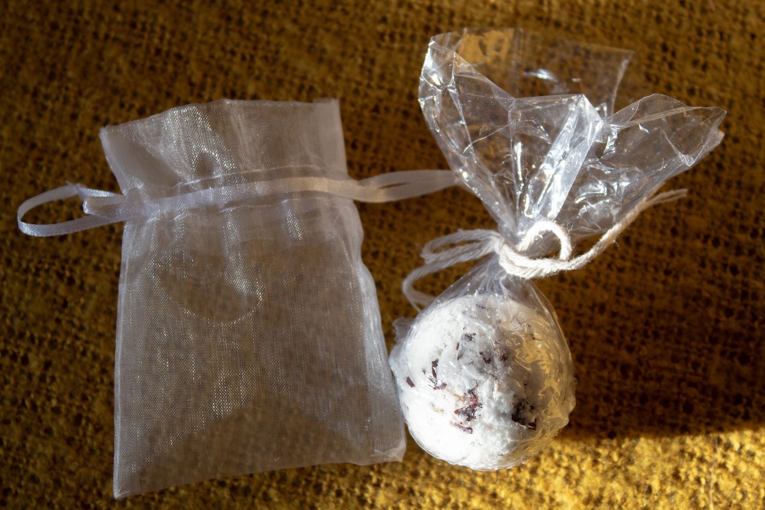 Lavender &amp; Rose Bath Bomb, Size: Small