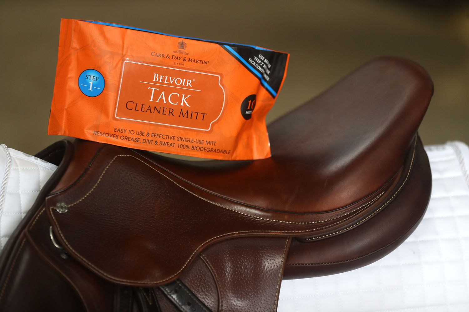 Belvoir tack cleaning mitt