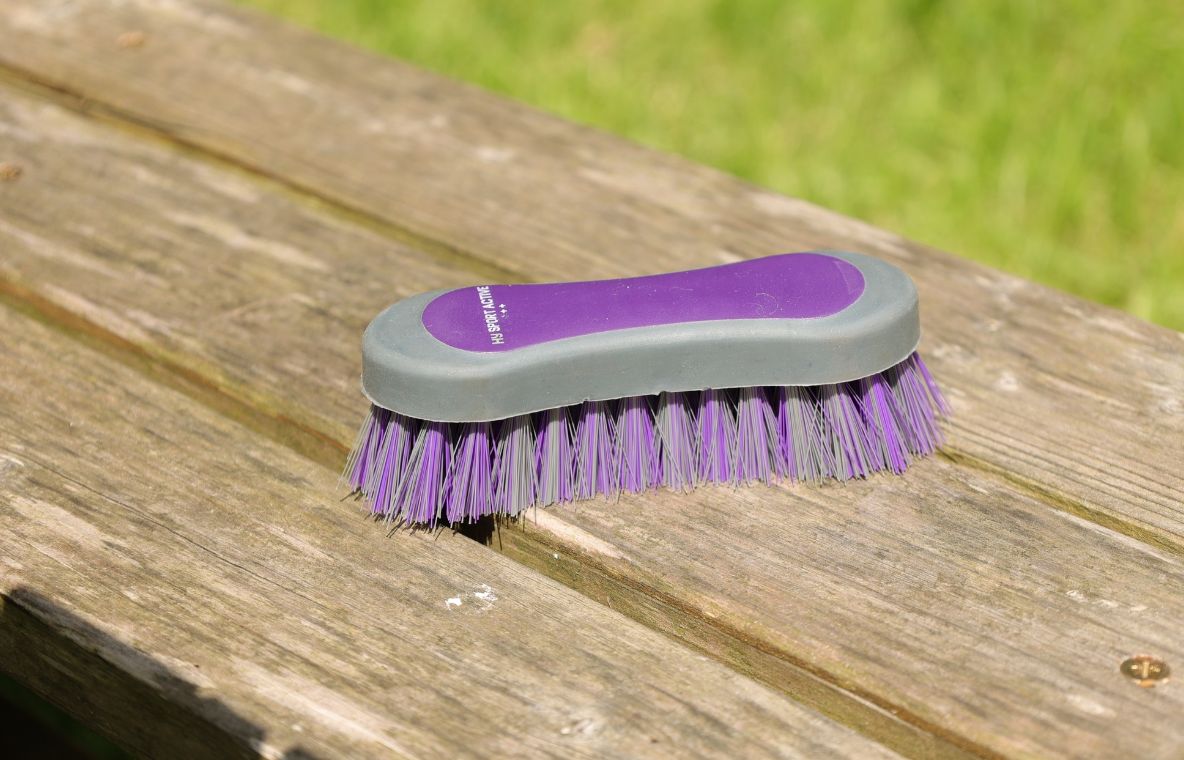 Hy Sport Active Face Brush
