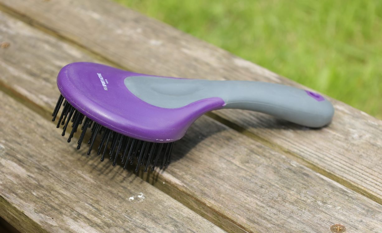 Hy  sport active mane &amp; tail brush