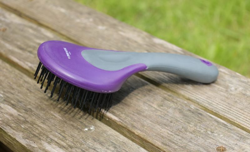 Hy  sport active mane &amp; tail brush