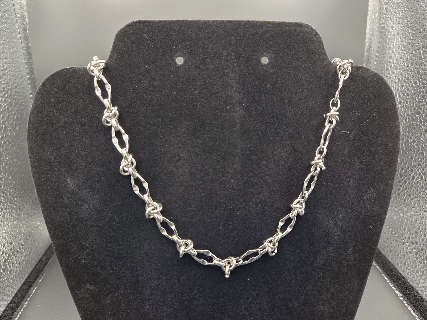 KC- Medium Steel, Size: Intertwined knot