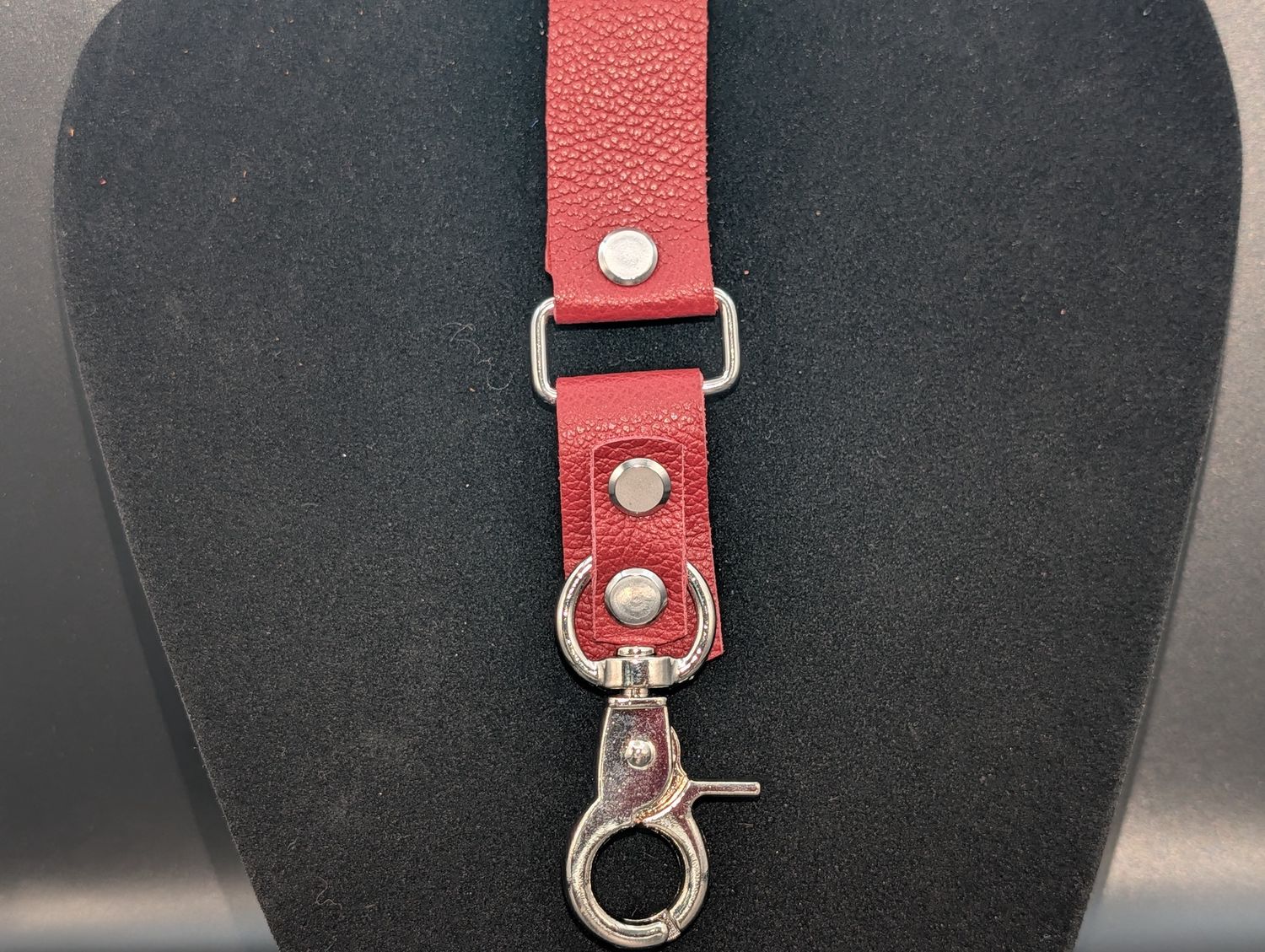Belt/Harness Clip, Style: Red