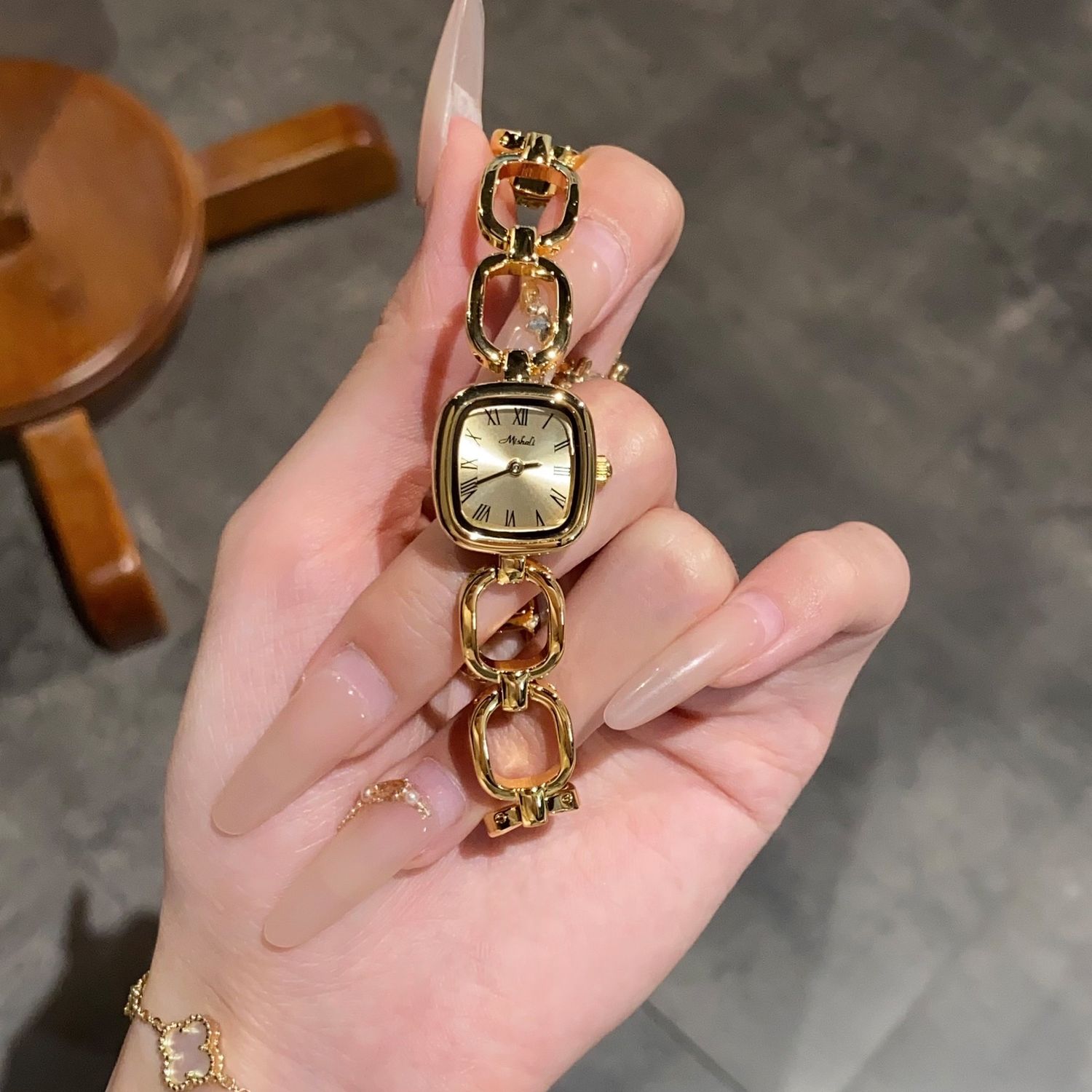 Beaded Gold Watch (Gold)