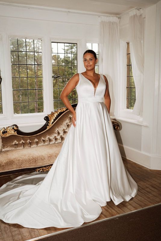 British Bridal size 12 WD149 British Bridal size 12 WD149