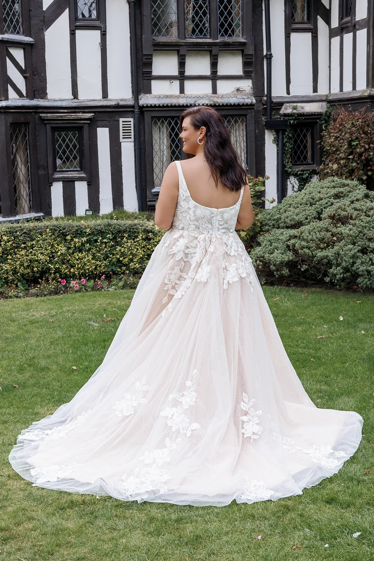Island Bridal size 18 25706