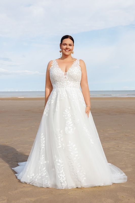 Island Bridal size 24 26817FL Nora Island Bridal size 24 26817FL Nora