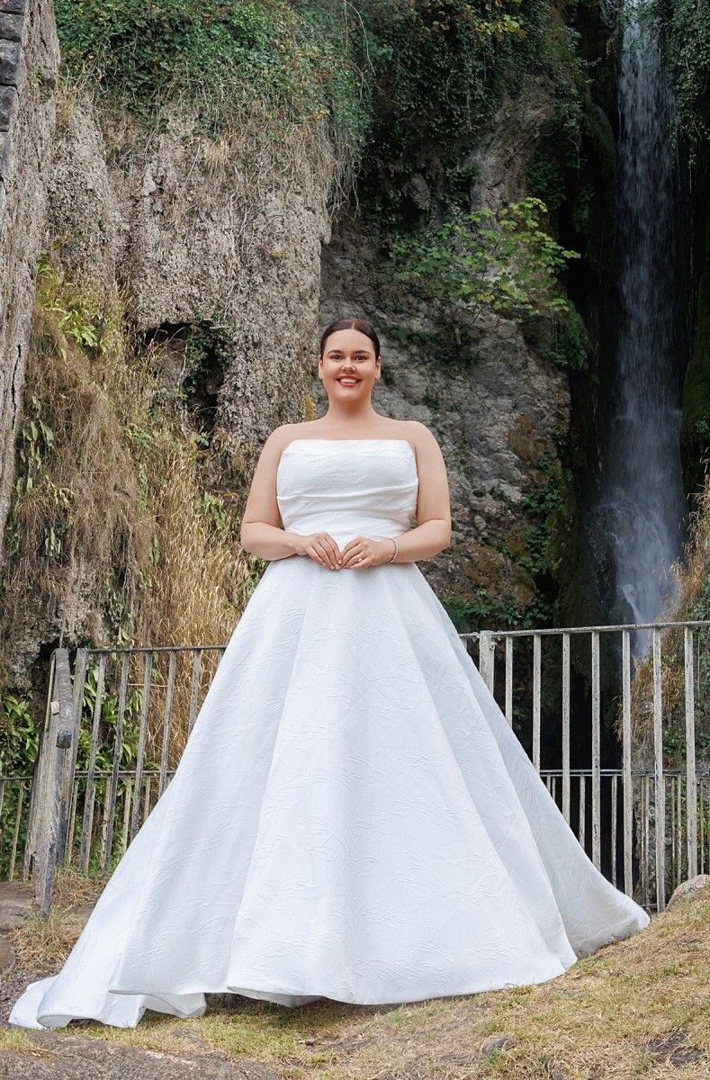 Island Bridal size 16 IF102