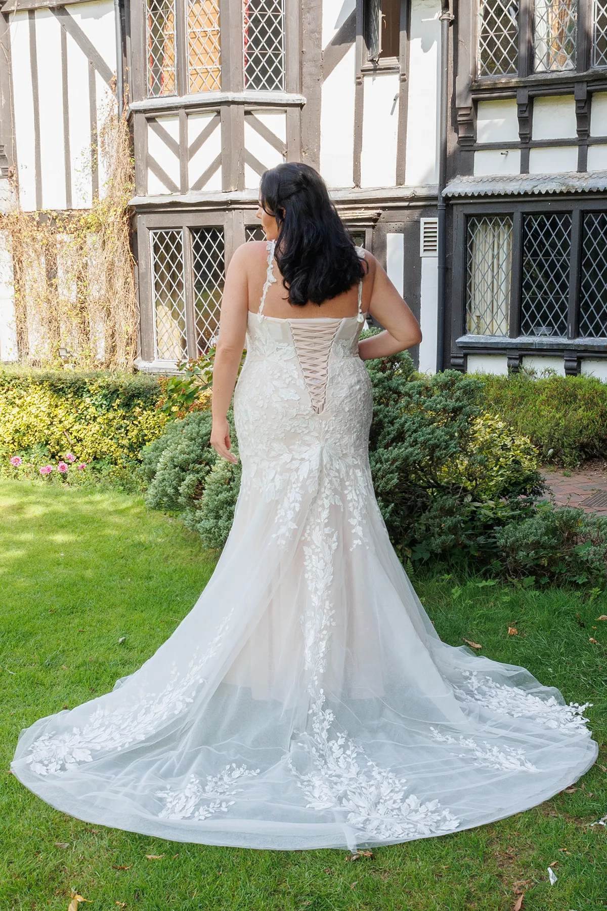 Island Bridal size 26 25727