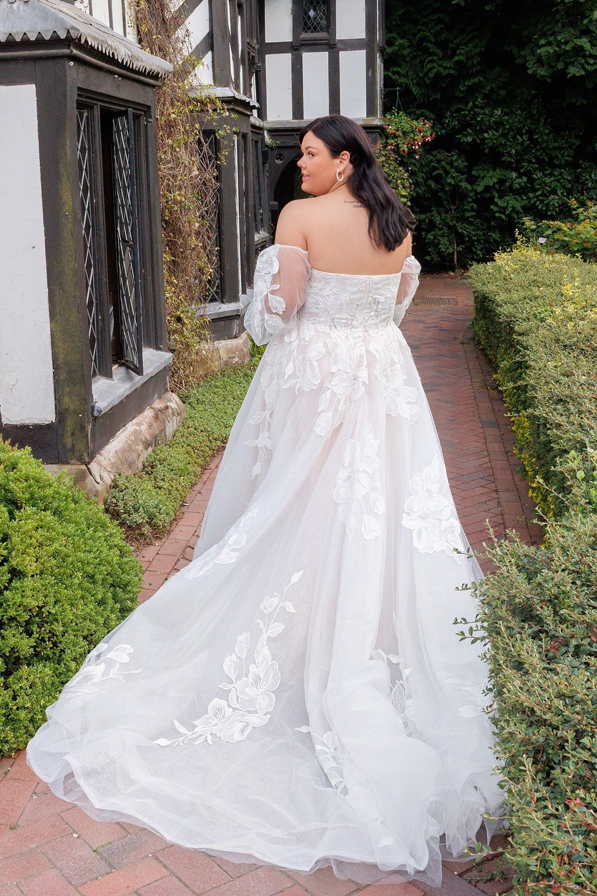 Island Bridal size 20 25737